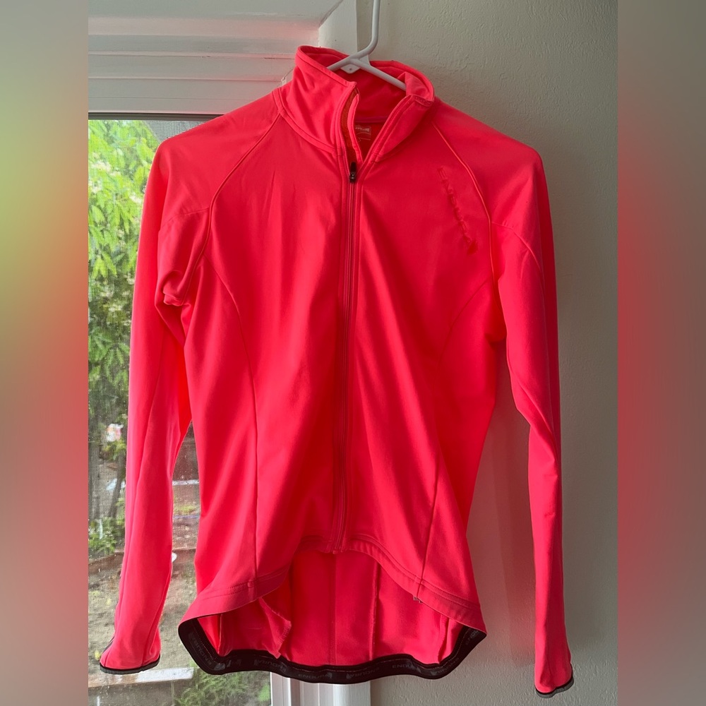 Endura Bright Pink Full-Zip Jacket for cycling
